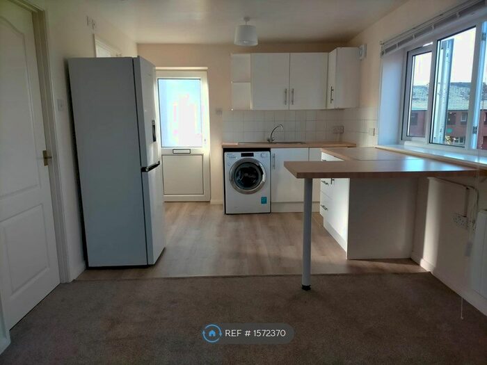 1 Bedroom Flat To Rent In Cumberland Road, Reading, RG1