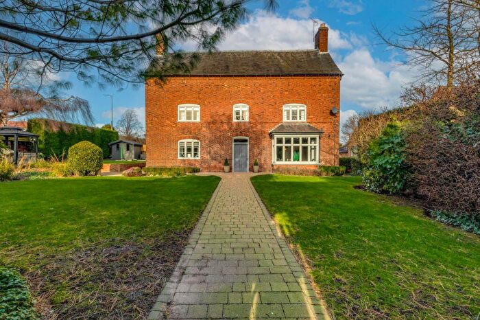 6 Bedroom Detached House For Sale In Burton Road, Midway, Swadlincote, DE11