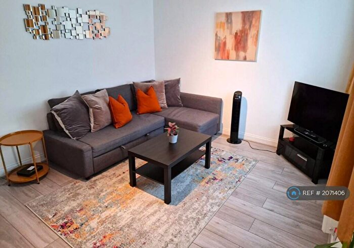 2 Bedroom Flat To Rent In Lantern Close, Wembley, HA0