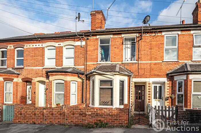 3 Bedroom Terraced House For Sale In Belmont Road, Reading, Berkshire, RG30