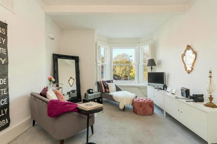 2 Bedroom Flat To Rent In Norwood Road, London, SE24