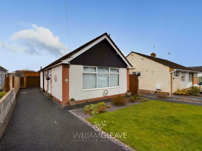 2 Bedroom Detached Bungalow To Rent In Oakfield Road, Buckley, CH7
