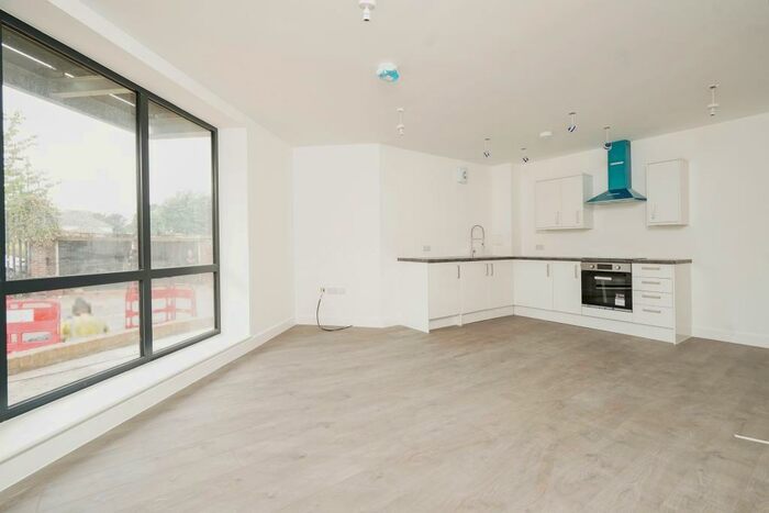 2 Bedroom Flat To Rent In Northumberland Park, Tottenham, N17