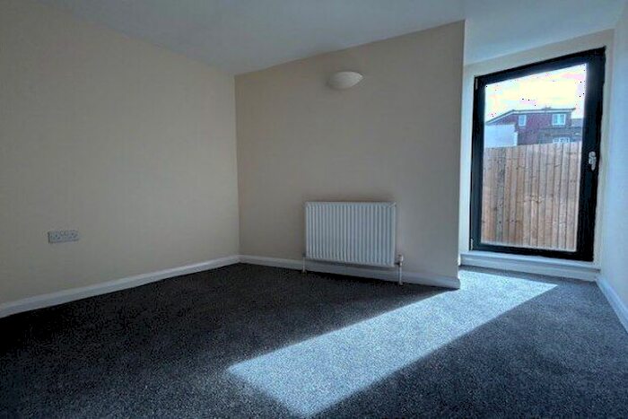 2 Bedroom Flat To Rent In Bloomsbury Mews, Woodford Green, IG8