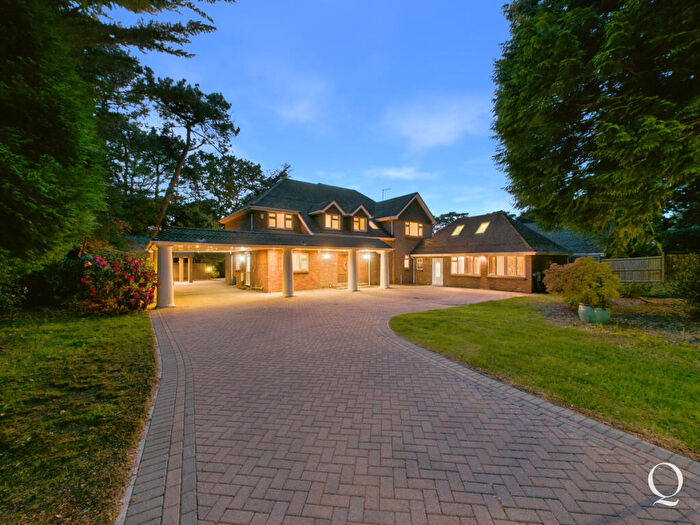 6 Bedroom Detached House For Sale In Upper Golf Links Road, Broadstone, BH18