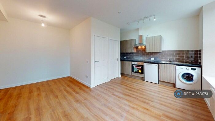 Studio To Rent In High Street, Dumbarton, G82