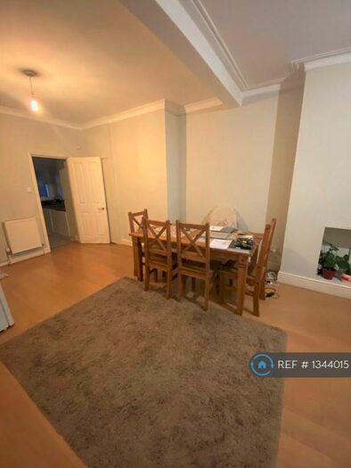 3 Bedroom Terraced House To Rent In Glenfarg Road, London, SE6