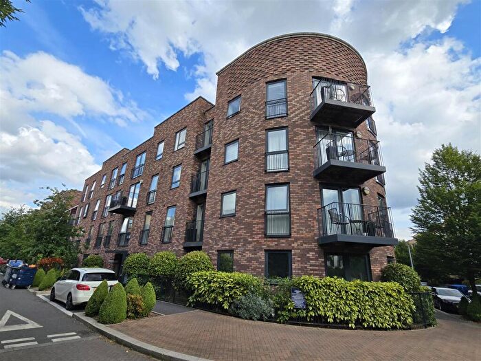 3 Bedroom Flat To Rent In Madeleine Close, Stanmore., HA7