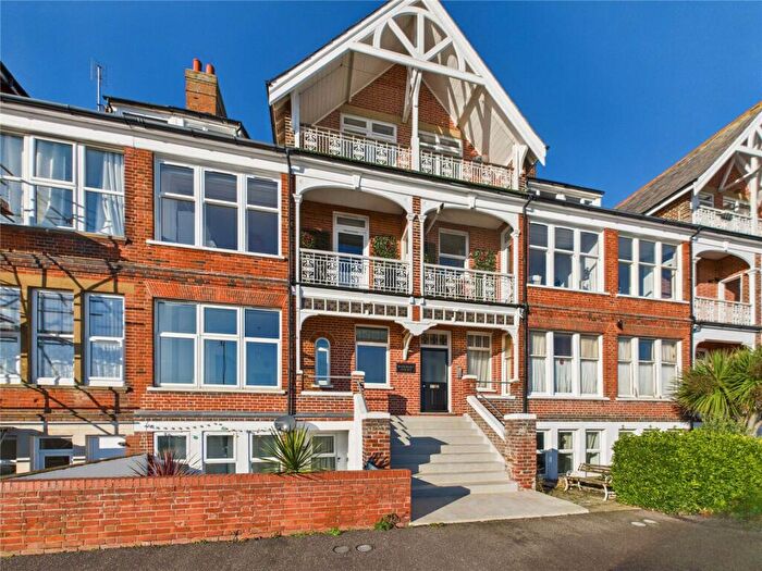 2 Bedroom Apartment For Sale In Sea Road, Felixstowe, Suffolk, IP11