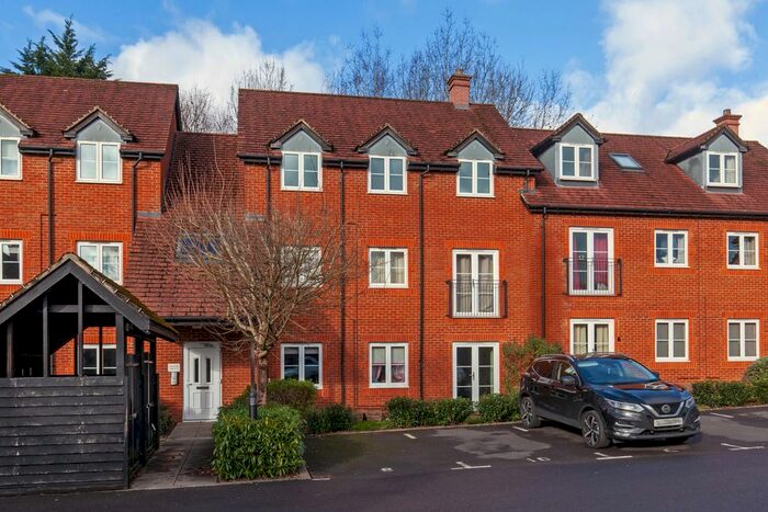 2 Bedroom Flat To Rent In Laura Close, Compton, Winchester, SO21
