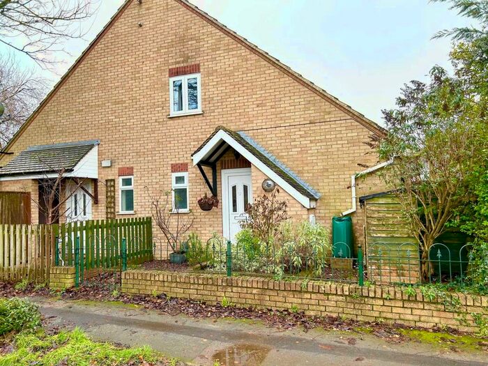 1 Bedroom Town House To Rent In Blencowe Drive, Brackley, NN13