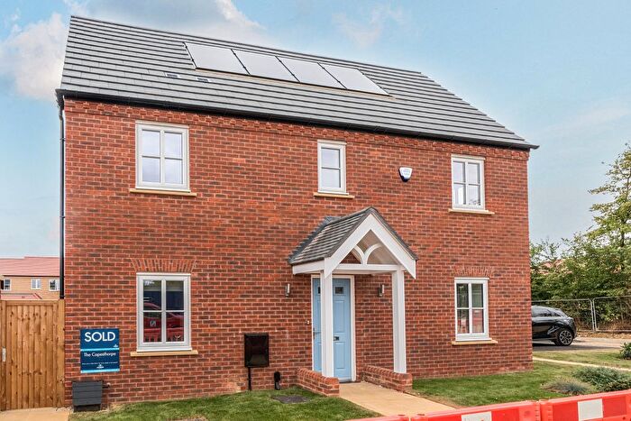 3 Bedroom Property To Rent In Otter Close, Upton, Northampton, NN5