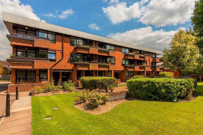 2 Bedroom Flat To Rent In Holmes Court, Carlisle Avenue, St Albans, AL3