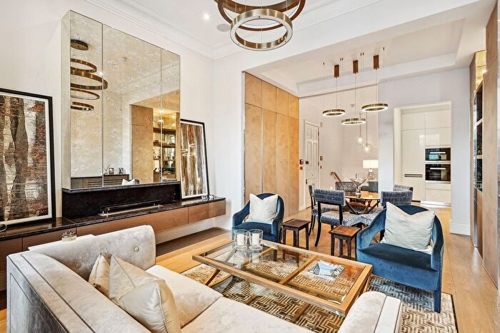 2 Bedroom Flat To Rent In Courtfield Gardens, South Kensington, SW5