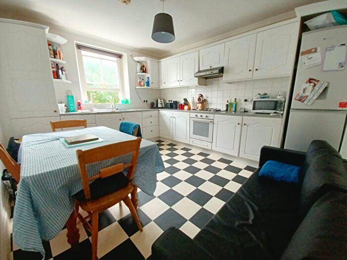 4 Bedroom Flat To Rent In Mildmay Grove South, Islington, N1