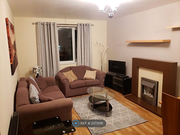 1 Bedroom Flat To Rent In Coopers Court, London, W3