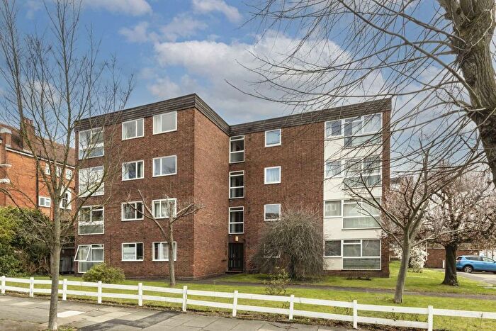 2 Bedroom Flat To Rent In Corfton Road, Ealing, W5