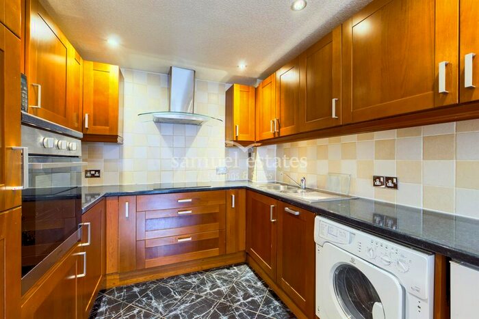1 Bedroom Flat To Rent In Roger Dowley Court, Russia Lane, Bethnal Green, London, E2