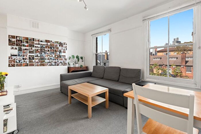 3 Bedroom Flat To Rent In Lansdowne Way, South Lambeth, SW8
