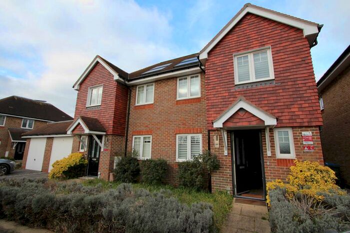 3 Bedroom Semi-Detached House To Rent In Mole Place, West Molesey, KT8