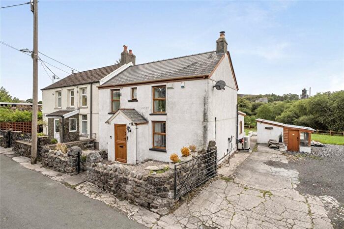 2 Bedroom Garage / Parking For Sale In Penderyn, Aberdare, Rhondda Cynon Taf, CF44