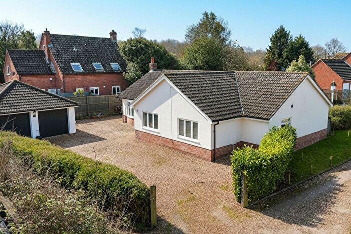 4 Bedroom Detached Bungalow For Sale In The Loke, Strumpshaw, Norwich, NR13