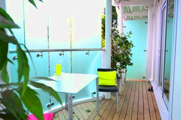 2 Bedroom Flat To Rent In Comer House Station Road, New Barnet, EN5