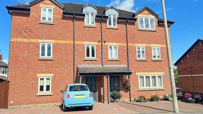 2 Bedroom Flat To Rent In Outram Street, Ripley, DE5