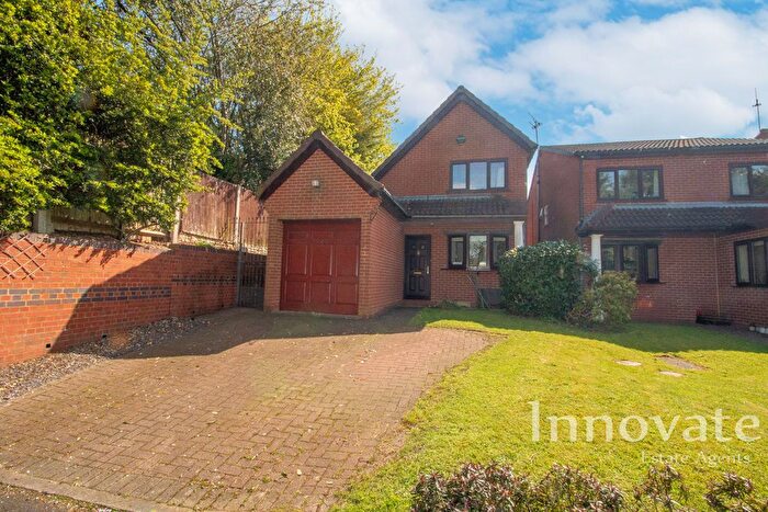 3 Bedroom Detached House For Sale In The Orchard, Oldbury, B68