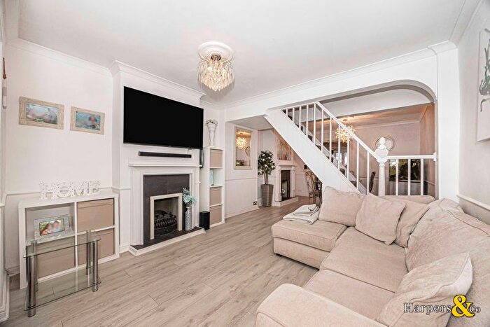 2 Bedroom Property For Sale In Powder Mill Lane, Dartford, DA1