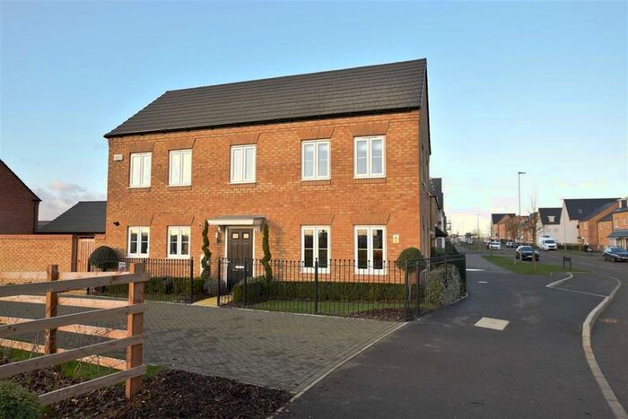 4 Bedroom Detached House To Rent In Irthlingborough Road, Wellingborough NN8