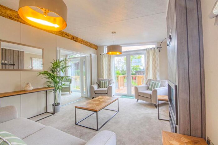 2 Bedroom Mobile Home For Sale In Tarn House Holiday Park, Stirton, BD23