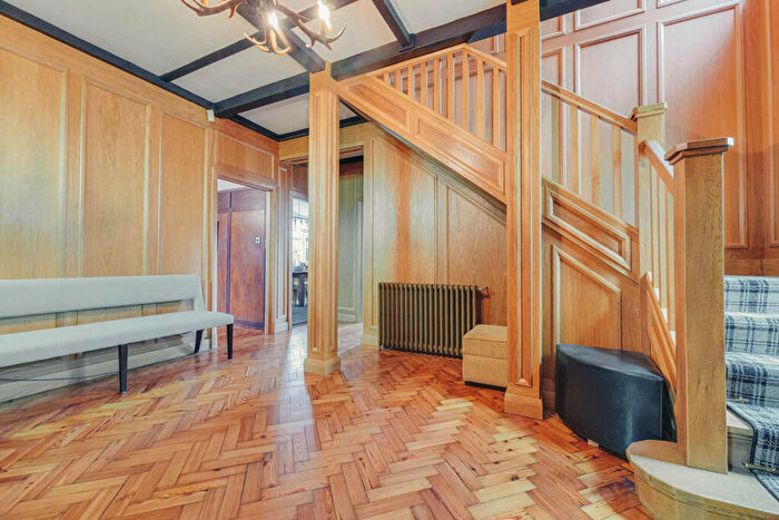 5 Bedroom Detached House For Sale In Crowstone Road, Westcliff-on-sea, SS0