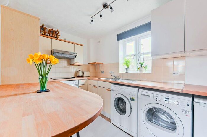 Studio To Rent In Lodgehill Park Close, South Harrow, Harrow, HA2