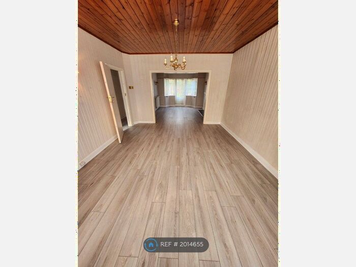 4 Bedroom Detached House To Rent In Howberry Road, Edgware, HA8