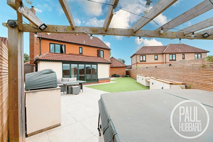 5 Bedroom Detached House For Sale In Birch Close, Oulton Broad, NR32