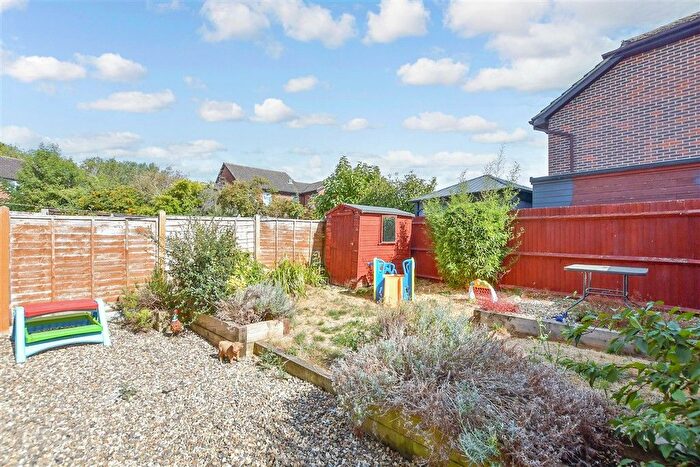 1 Bedroom Semi-Detached House For Sale In Gassons Road, Snodland, Kent, ME6