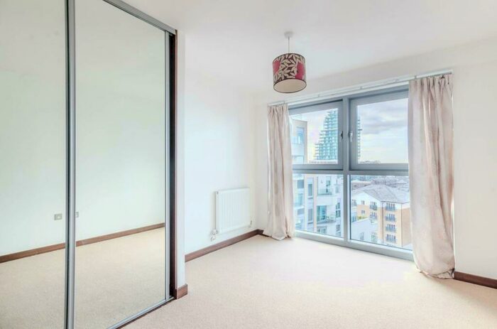 2 Bedroom Flat To Rent In Bridges Court Road, Battersea, London, SW11