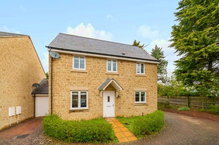 3 Bedroom Detached House For Sale In Kirtlington, Oxfordshire, OX5