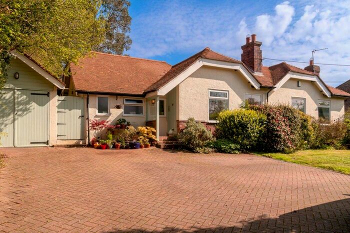3 Bedroom Detached Bungalow For Sale In Cripps Corner Road, Robertsbridge, TN32