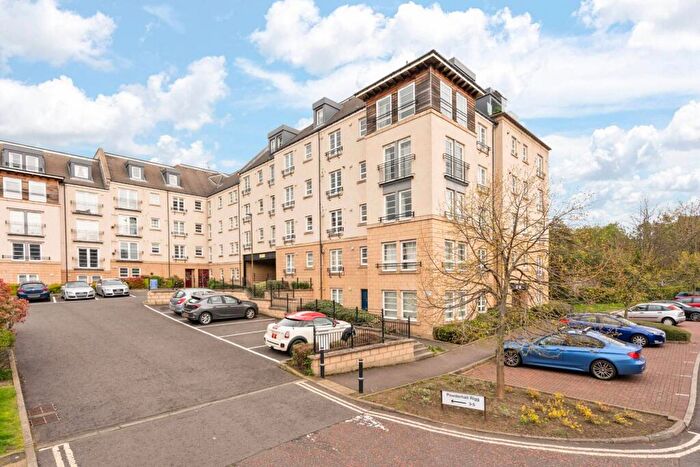 2 Bedroom Flat For Sale In / Powderhall Rigg, Cannonmills, Edinburgh, EH7