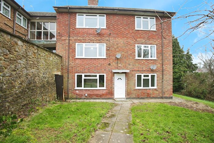 2 Bedroom Flat For Sale In Lever Road, Rugby, CV21