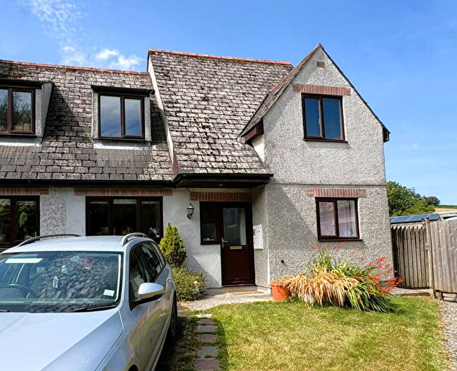 4 Bedroom End Of Terrace House For Sale In Park Court, Chillaton..., PL16
