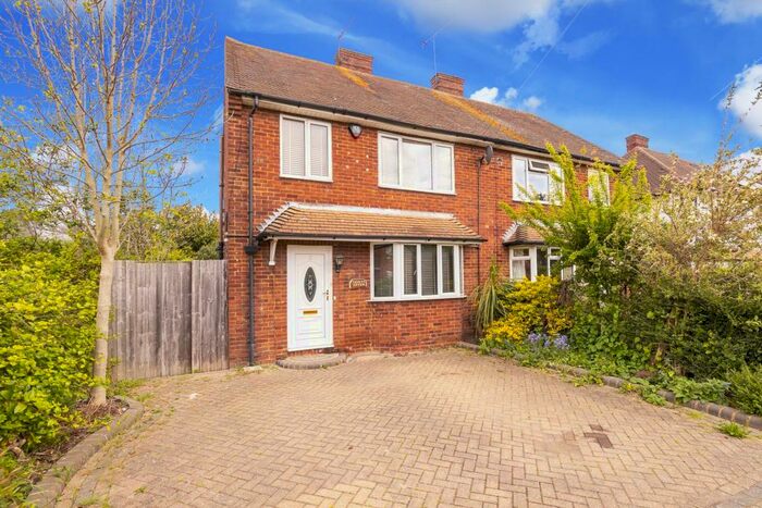 3 Bedroom Semi-Detached House To Rent In Fyfield Road, Woodford Green, IG8