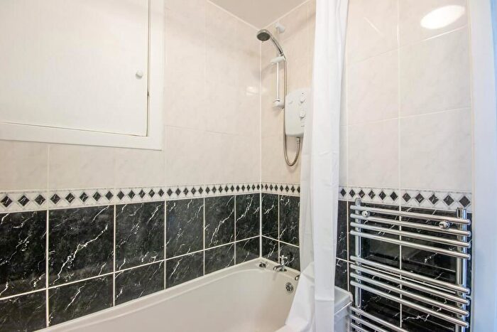 1 Bedroom Flat To Rent In Dean Bank Lane, Edinburgh, EH3