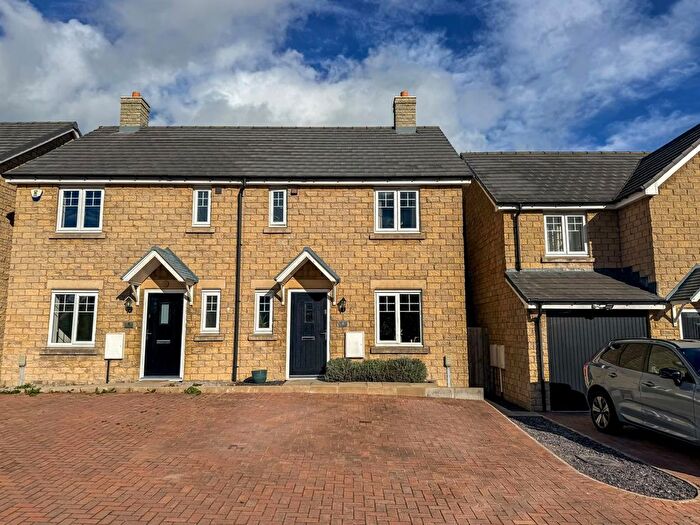 3 Bedroom Semi-Detached House For Sale In Starling Road, Buxton, SK17