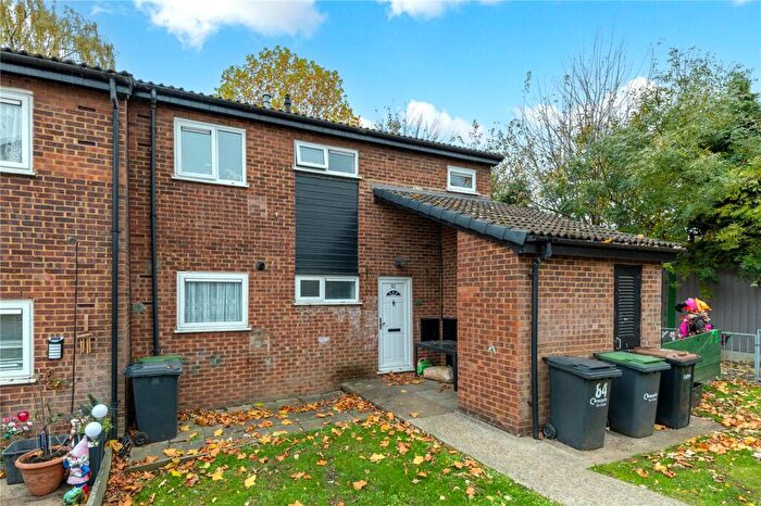 2 Bedroom Maisonette To Rent In Lullington Close, Luton, LU2