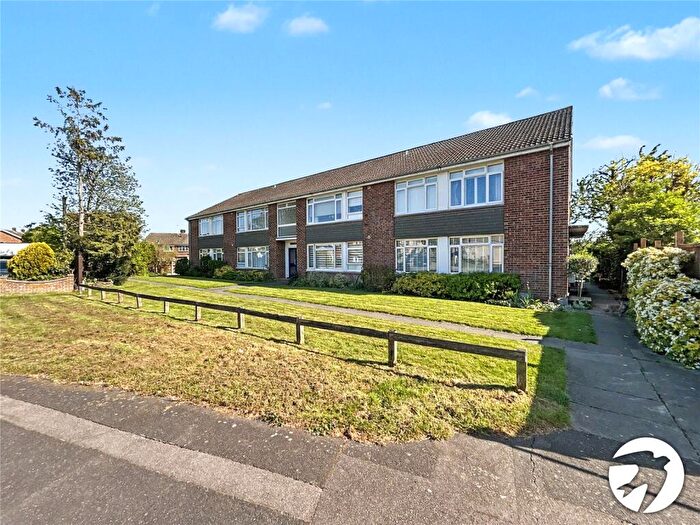 2 Bedroom Maisonette For Sale In Sandringham Court, Fairfield Close, Sidcup, Kent, DA15
