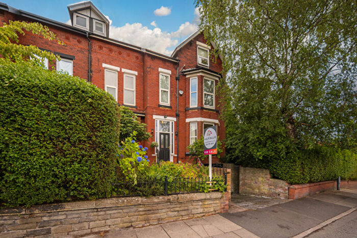 6 Bedroom Semi-Detached House For Sale In Poppythorn Lane, Prestwich, M25