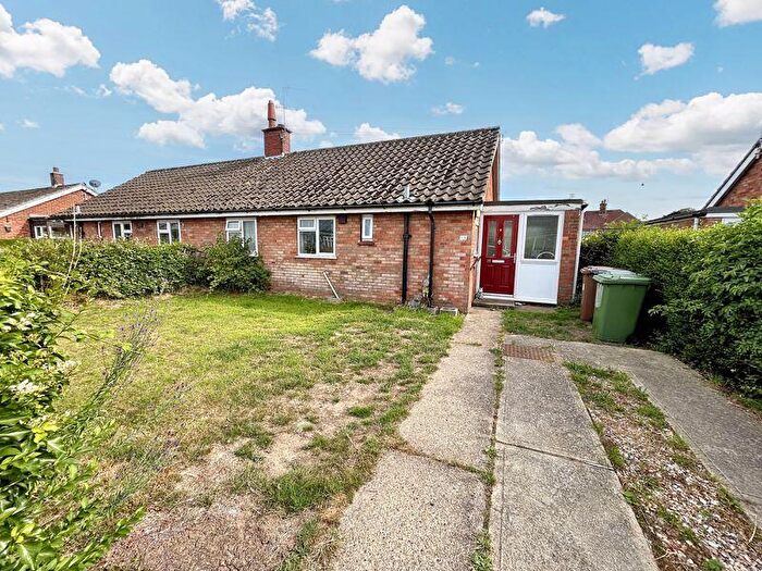 1 Bedroom Semi-Detached Bungalow For Sale In Beck Avenue, Ormesby, Great Yarmouth, NR29